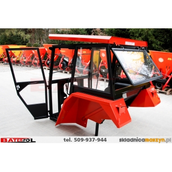 Kabina C-330 LUX metalowe błotniki kanciaste SZEROKA KOMFORTOWA
